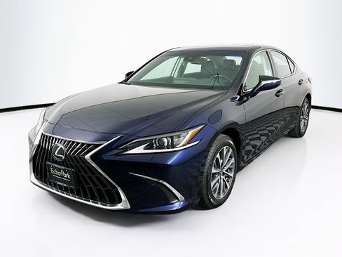 Used 2024 Lexus ES 350 image 3