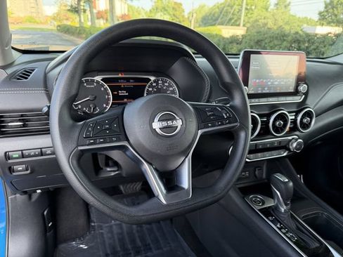Used 2025 Nissan Sentra SV FWD image 13