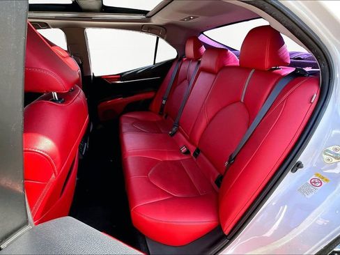 Used 2018 Toyota Camry XSE image 21