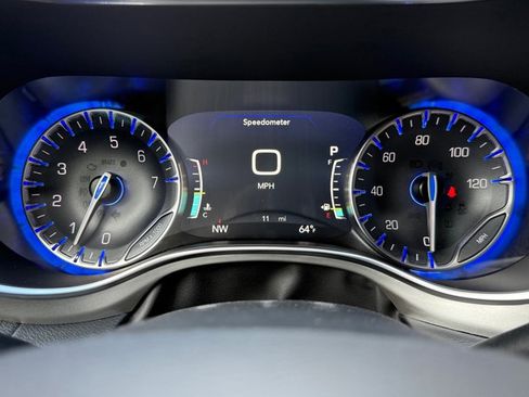 New 2026 Chrysler Pacifica Pinnacle w/ Trailer Tow Group image 30