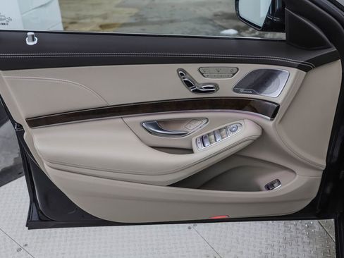 Used 2017 Mercedes-Benz S 550 4MATIC Sedan image 9