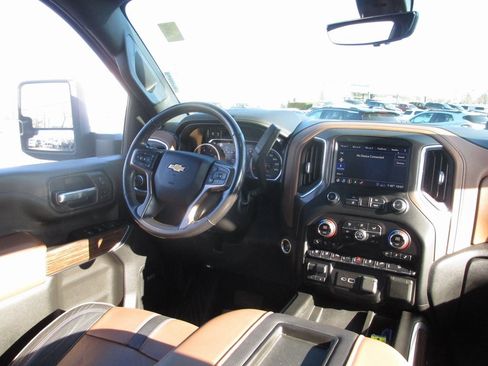 Used 2020 Chevrolet Silverado 3500 High Country w/ Z71 Off-Road Package image 26