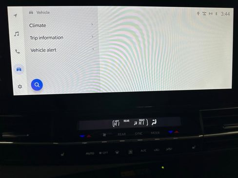 Used 2025 Toyota Sienna XLE image 31