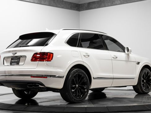 Used 2019 Bentley Bentayga image 13