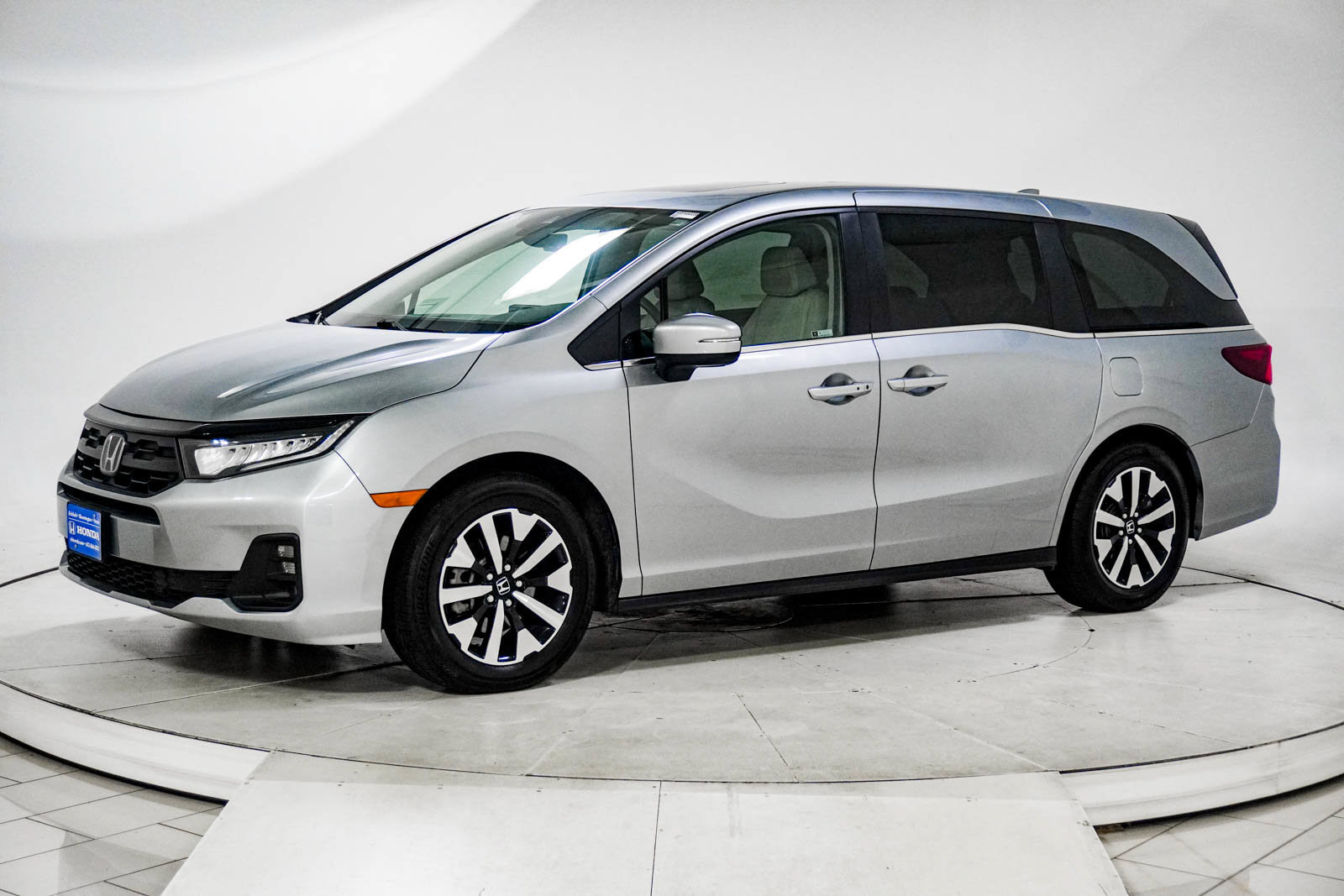 Used 2025 Honda Odyssey EX-L image 4