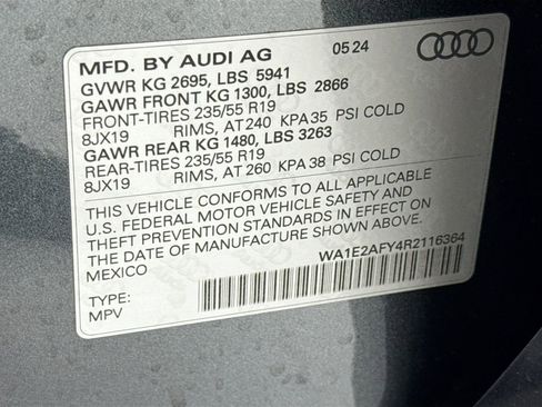 Certified 2024 Audi Q5 e Premium Plus w/ Premium Plus Package AWD/4WD image 33