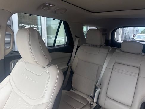 Used 2020 Ford Explorer Platinum AWD/4WD image 16