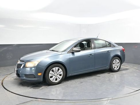 Used 2012 Chevrolet Cruze LS FWD image 7