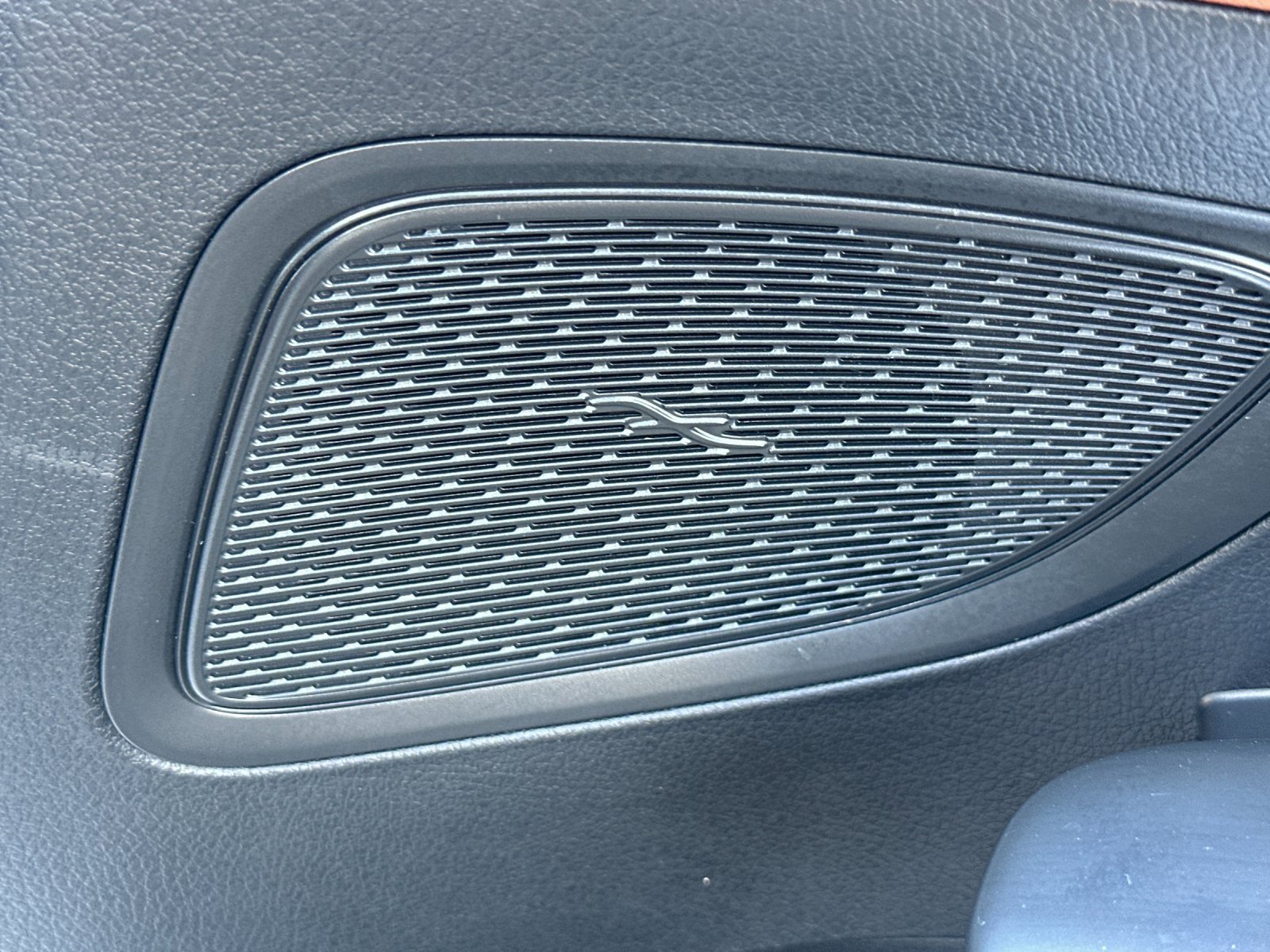 Used 2025 Mercedes-Benz C 300 Sedan image 36