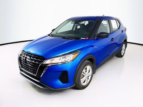 Used 2023 Nissan Kicks S image 4