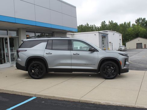 New 2027 Chevrolet Traverse LT w/ Midnight/Sport Edition AWD/4WD image 3