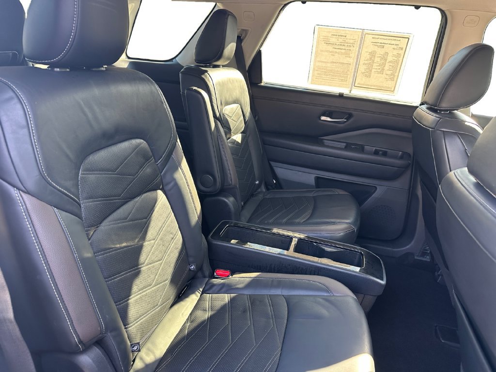 Used 2022 Nissan Pathfinder Platinum w/ Cargo Package FWD image 22
