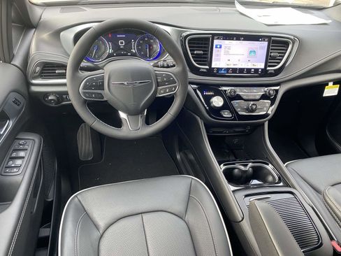 New 2026 Chrysler Pacifica Limited image 20
