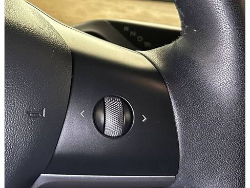Used 2022 Tesla Model Y Performance AWD/4WD image 26