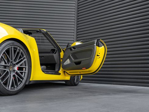 Certified 2022 Porsche 911 Carrera S image 38