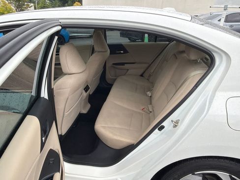 Used 2016 Honda Accord EX image 16