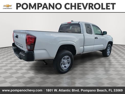 Used 2023 Toyota Tacoma SR image 3