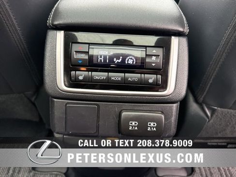Used 2022 Subaru Ascent Limited w/ Technology Package image 18