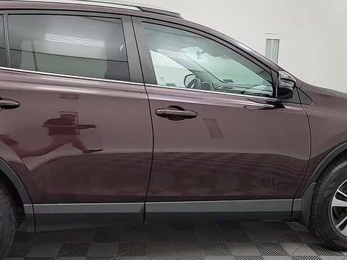 Used 2018 Toyota RAV4 XLE image 9