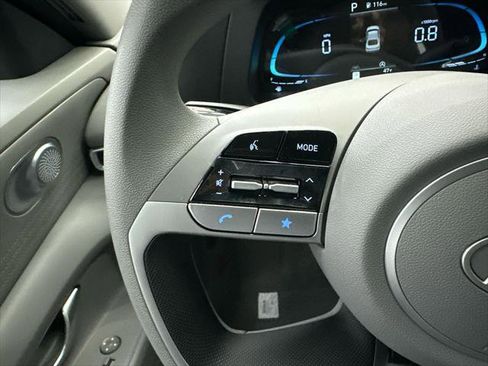 New 2026 Hyundai Elantra SE image 23