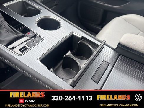 Used 2025 Toyota Sienna XLE image 27