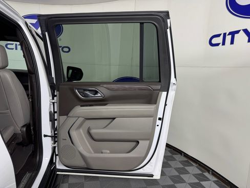 Used 2023 Chevrolet Suburban LT image 37