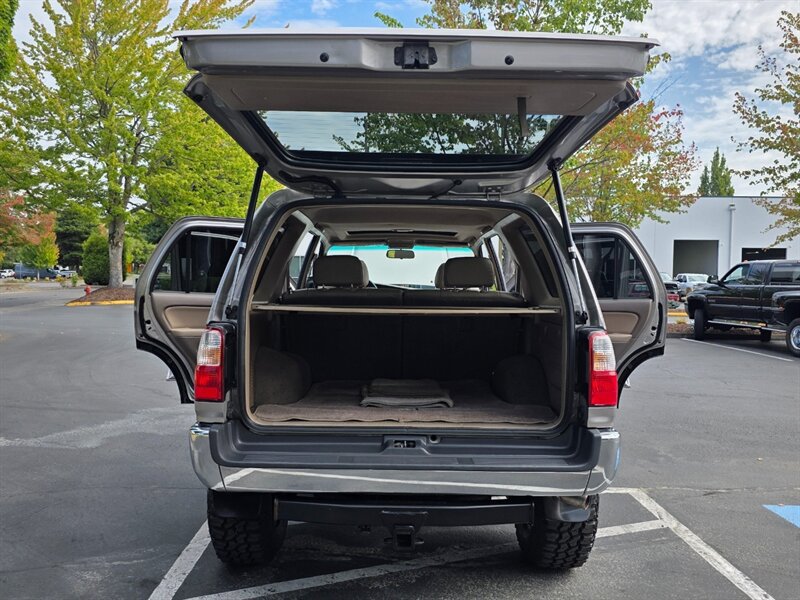 Used 2002 Toyota 4Runner SR5 AWD/4WD image 31