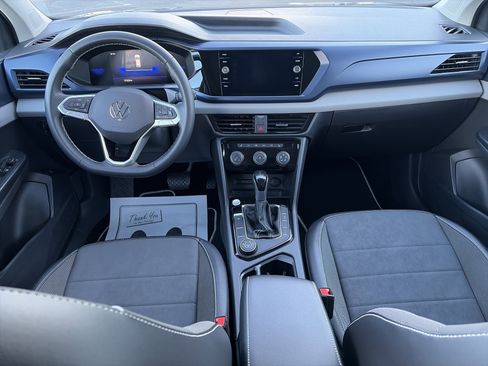 Used 2023 Volkswagen Taos SE w/ Panoramic Sunroof Package image 18