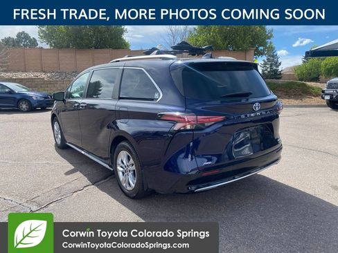 Used 2022 Toyota Sienna Limited AWD/4WD image 5