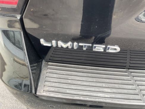 Used 2018 Ford Expedition Max Limited image 8