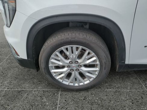 Used 2024 GMC Acadia Elevation image 14