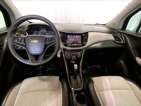 Used 2021 Chevrolet Trax LT FWD image 15