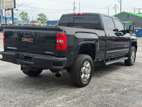 Used 2016 GMC Sierra 2500 Denali w/ Duramax Plus Package AWD/4WD image 5