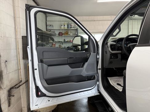 New 2026 Ford F250 XL w/ XL Chrome Package image 11