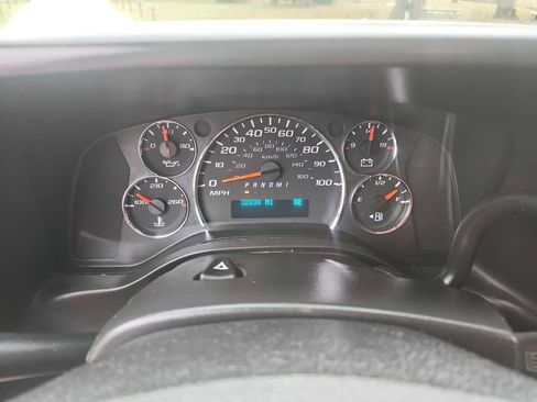 Used 2015 Chevrolet Express 2500 w/ Cold Climate Package image 14