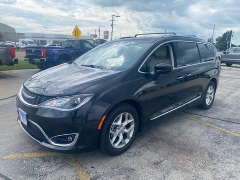 Used 2017 Chrysler Pacifica Touring-L Plus FWD image 1