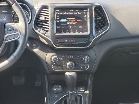 Used 2019 Jeep Cherokee Overland image 33