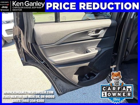 Used 2023 Jeep Grand Cherokee Laredo w/ Luxury Tech Group I AWD/4WD image 19