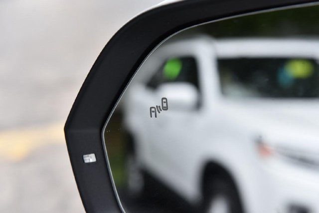New 2026 Volkswagen Atlas SE FWD image 9