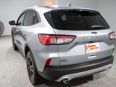 Used 2021 Ford Escape SE w/ Cold Weather Package image 9