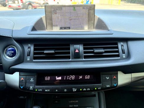 Used 2015 Lexus CT 200h image 27