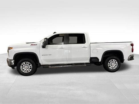 Used 2023 Chevrolet Silverado 2500 LT w/ Convenience Package image 2