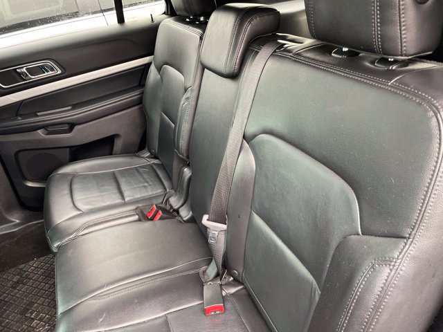 Used 2016 Ford Explorer XLT w/ Equipment Group 202A AWD/4WD image 6