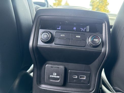 Used 2021 GMC Acadia SLT image 9