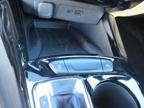 New 2026 Chevrolet Trax RS w/ Sunroof Package image 25