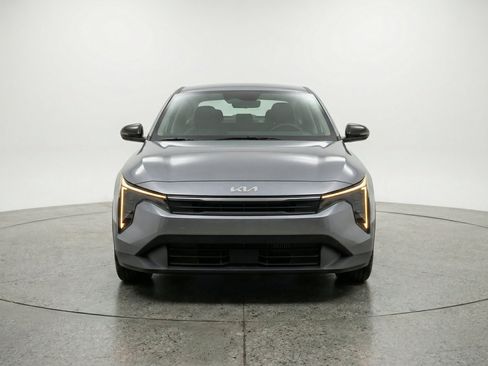 Used 2025 Kia K4 FWD image 2