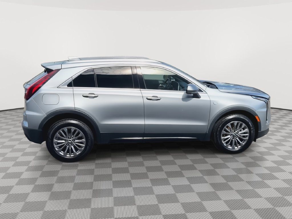 Used 2025 Cadillac XT4 Premium Luxury AWD/4WD image 9