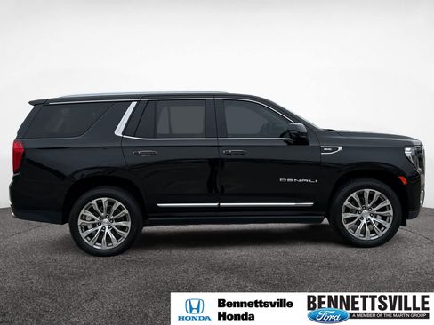 Used 2021 GMC Yukon Denali w/ Denali Premium Package image 6