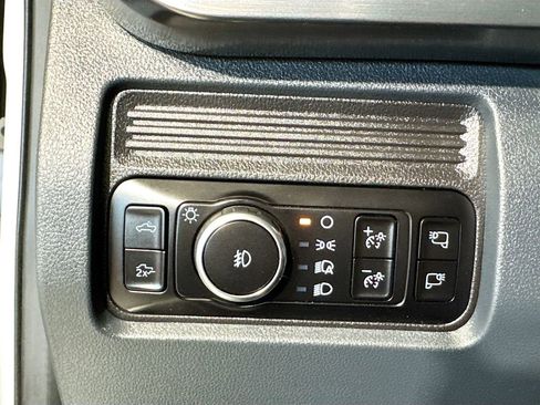 Used 2025 Ford F350 Lariat image 21