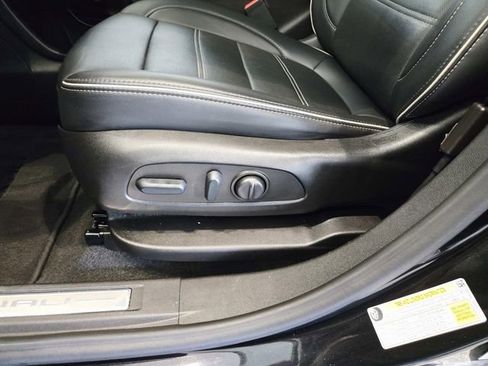 Certified 2023 GMC Acadia Denali w/ Black Diamond Edition image 39